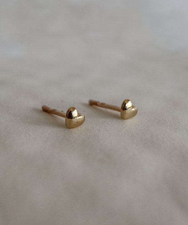 heart stud earrings  / 14K Gold