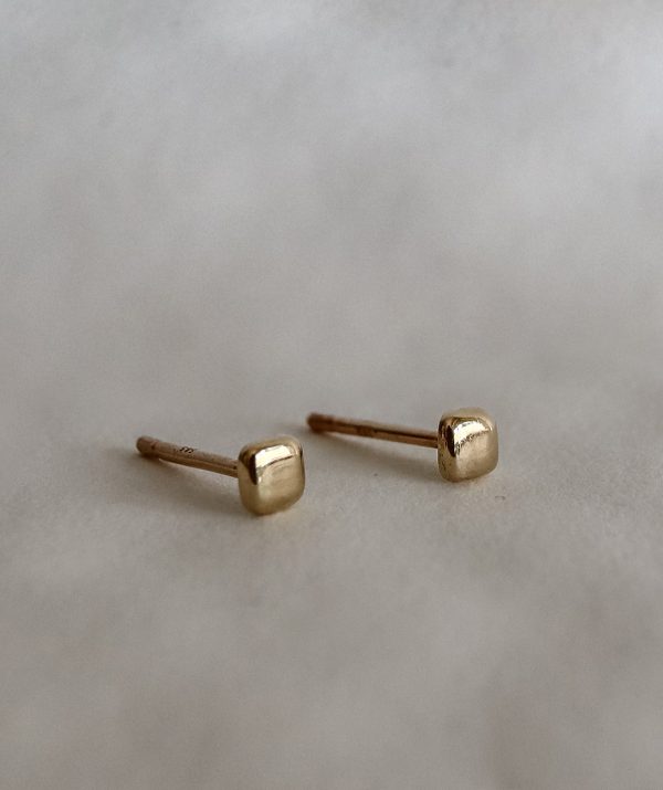 rhombus stud earrings  / 14K Gold