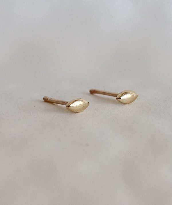 flake stud earrings  / 14K Gold